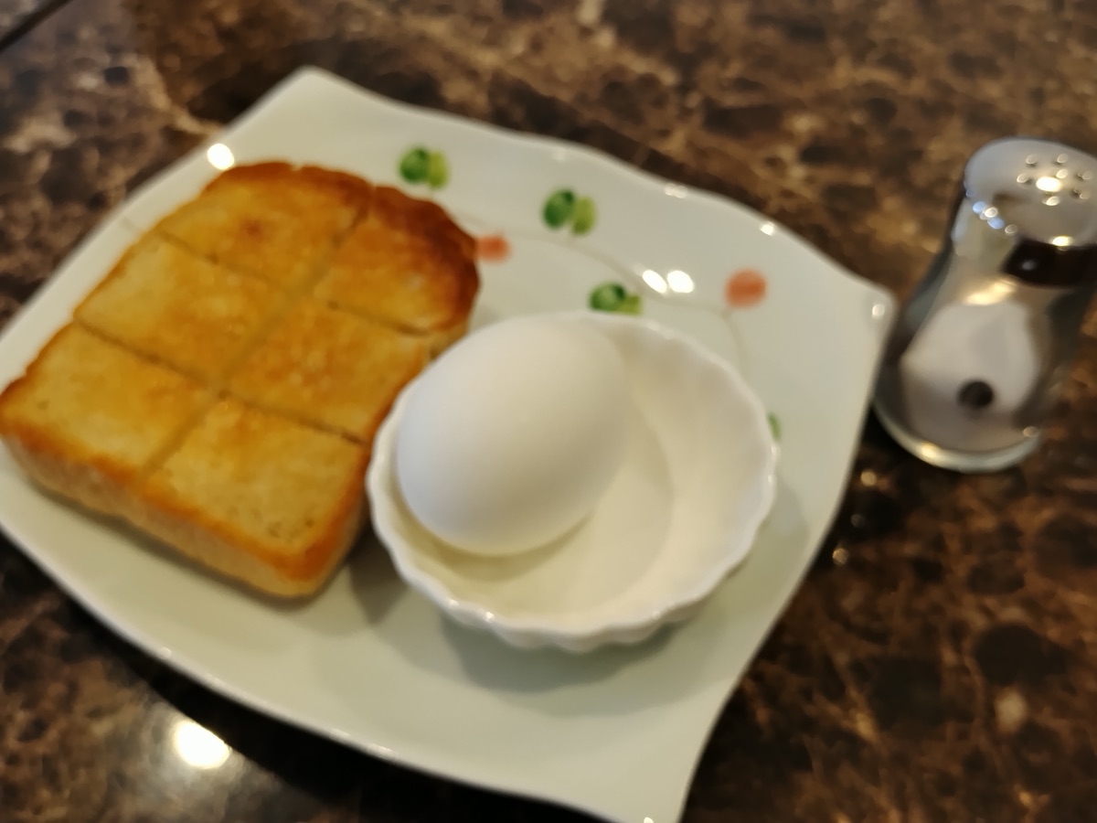 喫茶店ぽっけのモーニング。トーストとゆで玉子