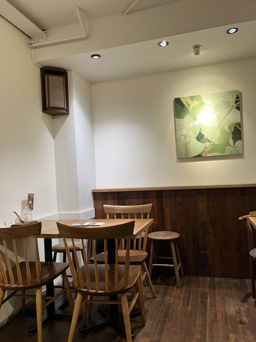 珈琲いづみ天文館店のテーブル席