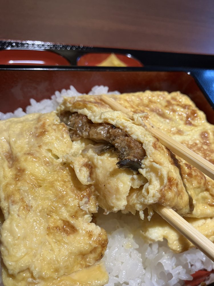 う巻き重の出汁巻き卵の中のうなぎ